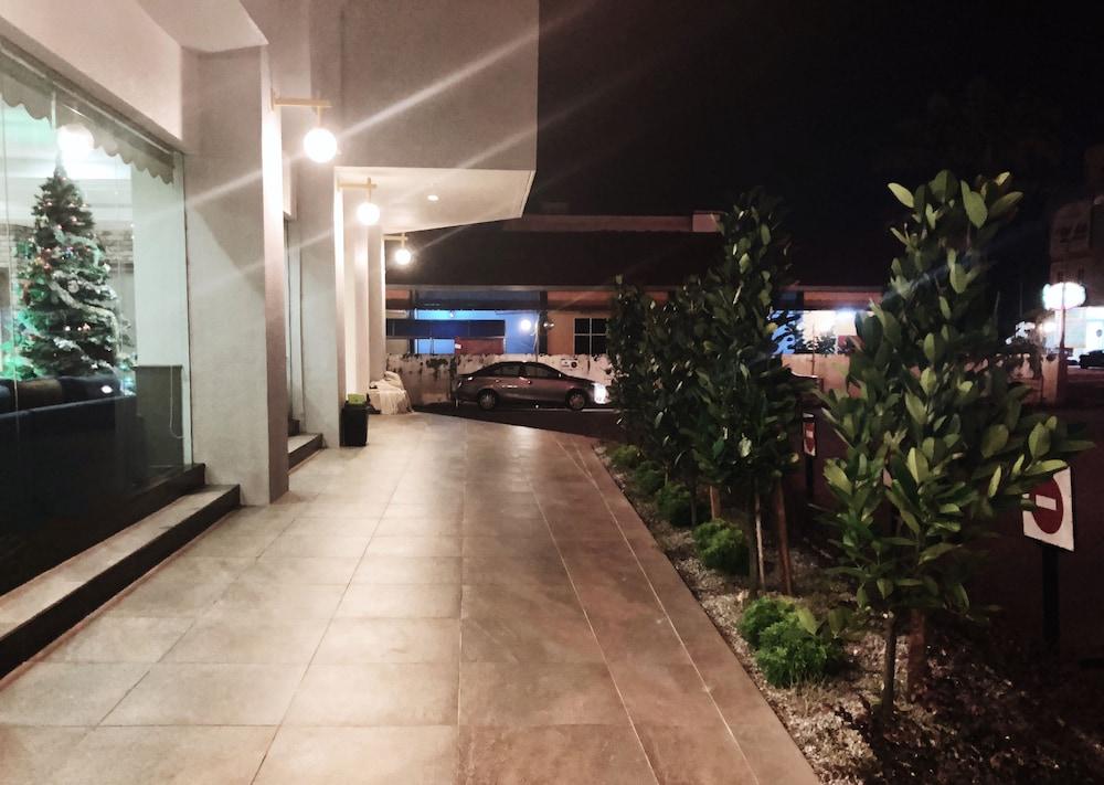 Legend Inn Taiping Eksteriør bilde